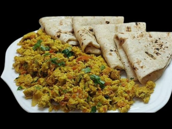 Egg burji (2 chapati)