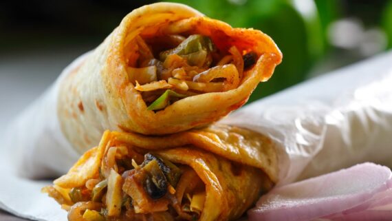 Mazzedar chicken roll